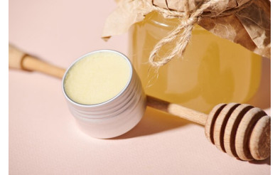 Мед у косметології: натуральний шлях до краси та здоров’я шкіри